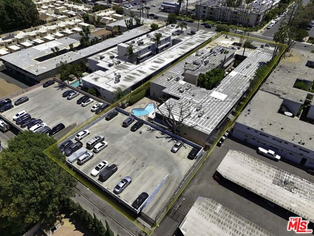 8567 Balboa Boulevard, Northridge CA: https://media.crmls.org/mediaz/ca57ea62-4376-42a0-8397-0732e6a4c8b3.jpg