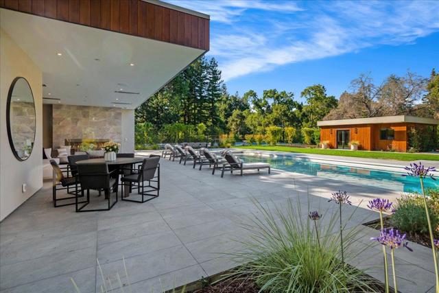 88 Tuscaloosa Avenue, Atherton CA: https://media.crmls.org/mediaz/ca58218c-e718-40fd-963a-2c1e59f5fc1e.jpg