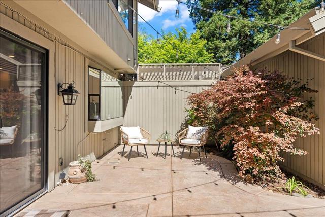 2133 Gold Rush Drive, Gold River CA: https://media.crmls.org/mediaz/ca59130c-89fb-494b-94d8-ae4375d5f32f.jpg