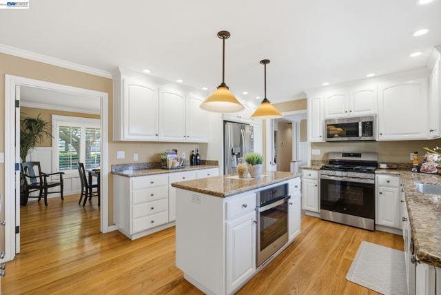 Image 8 of 54 For 2680 Marina Ave.