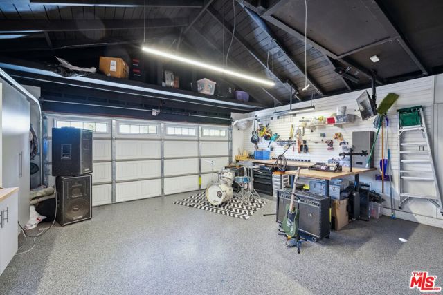 29429 Trailway Lane, Agoura Hills CA: https://media.crmls.org/mediaz/ca5a56c3-1001-4ffc-914c-3f8755663f82.jpg