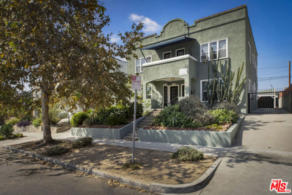 Multifamily at 1143 N Commonwealth Avenue