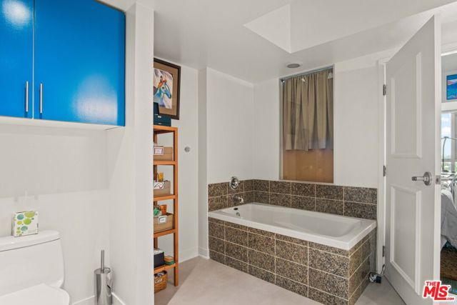 13700 Marina Pointe Drive, Marina del Rey CA: https://media.crmls.org/mediaz/ca5c1b40-8aa9-4901-bbc8-27eb99ddc52f.jpg