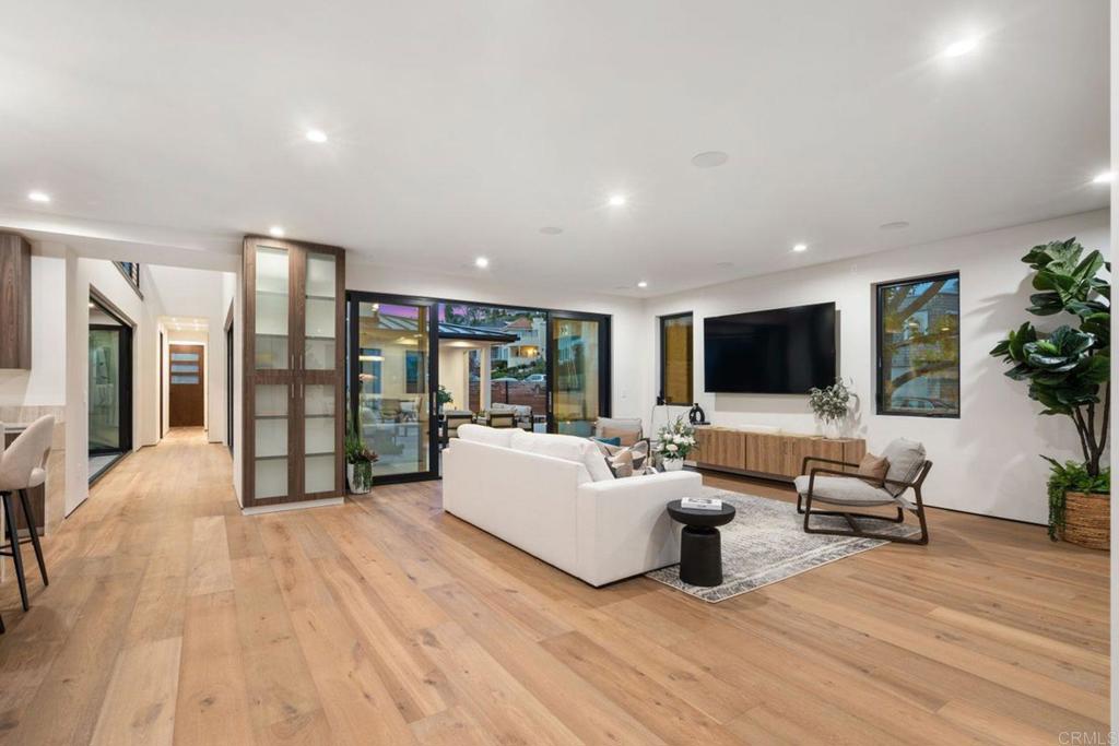 5610 Bellevue Avenue - photo 20