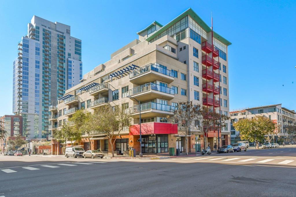875 G St