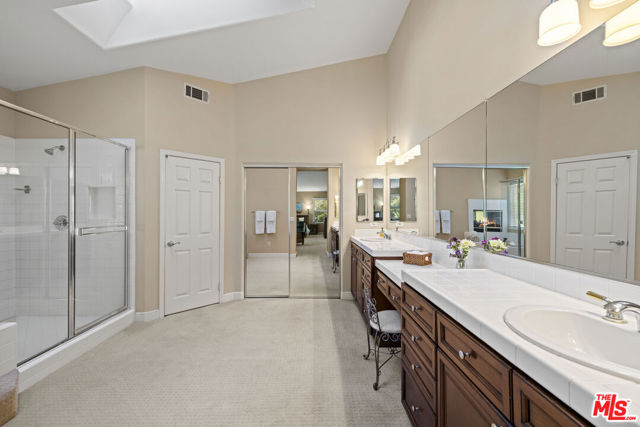 3432 Daniella Court, Calabasas CA: https://media.crmls.org/mediaz/ca5db7ca-9f1f-4681-ba2e-8a8a3df7908c.jpg