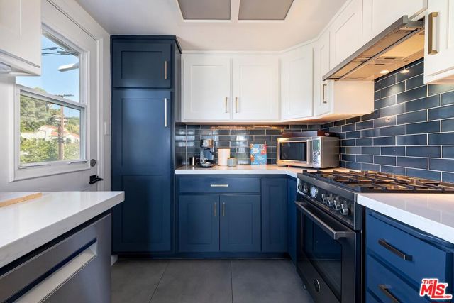 1410 Wellesley Drive, Glendale CA: https://media.crmls.org/mediaz/ca5e63ac-7d6b-4ab9-8dc1-6bdd69d4f159.jpg
