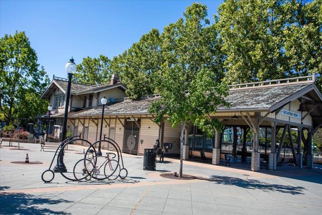 181 Centre Street, Mountain View CA: https://media.crmls.org/mediaz/ca5e64bd-6ddc-4565-a44b-5f8d74259bfe.jpg