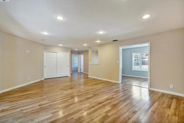 37659 Granville Dr, Fremont CA: https://media.crmls.org/mediaz/ca5ec28b-cec2-4388-be51-9e34035fd348.jpg