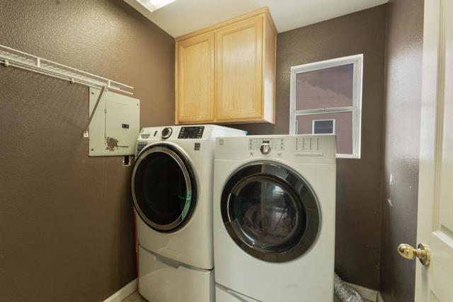 1800 W Graf Road, Hollister CA: https://media.crmls.org/mediaz/ca5fa344-f749-495e-803f-dad746656295.jpg