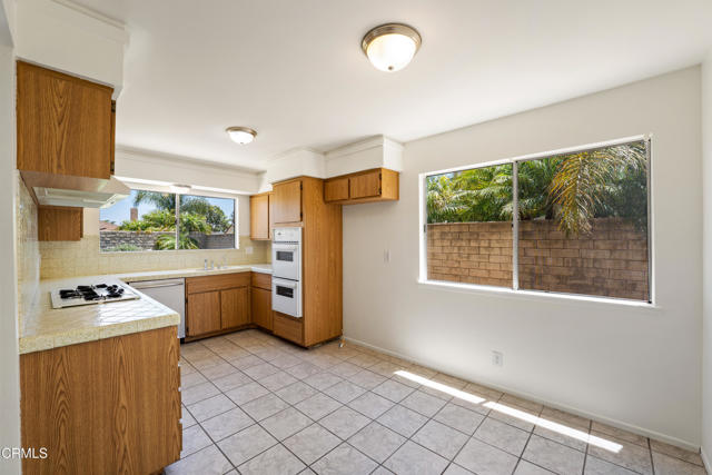 Detail Gallery Image 12 of 36 For 1848 Savannah Ave, Ventura,  CA 93004 - 4 Beds | 2 Baths