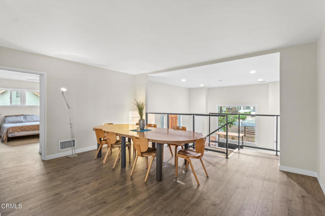 1818 New York Drive, Altadena CA: https://media.crmls.org/mediaz/ca6108cf-f5cd-4aed-8601-050600a51075.jpg