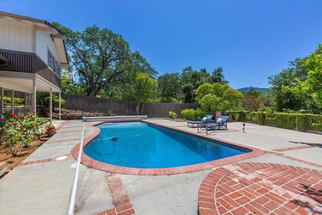 17095 Summit Way, Los Gatos CA: https://media.crmls.org/mediaz/ca61134f-6154-453d-8519-545829d6c78e.jpg