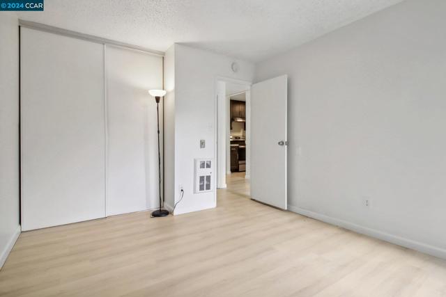 Image 18 of 36 For 555 Pierce St  840