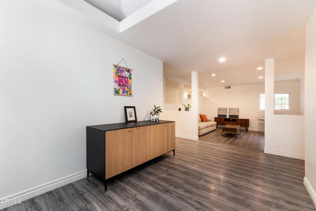 Detail Gallery Image 3 of 33 For 10037 Sunnybrae Ave, Los Angeles,  CA 91311 - 4 Beds | 2/1 Baths