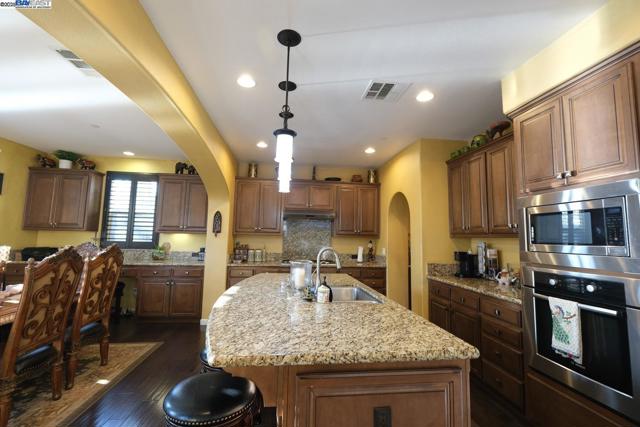 3252 Carpenter Way, San Ramon CA: https://media.crmls.org/mediaz/ca616258-4f16-4b98-a8da-d7471f4c1748.jpg