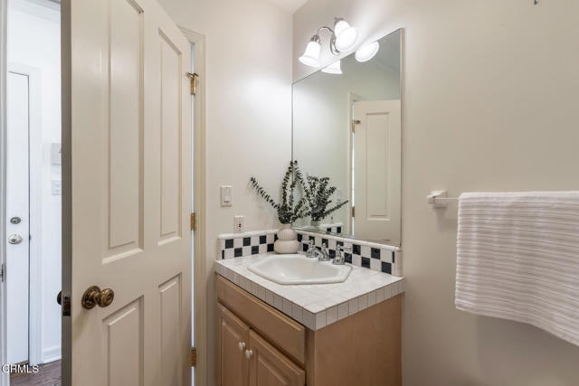 4650 Encinas Drive, La Canada Flintridge CA: https://media.crmls.org/mediaz/ca62a107-ceda-4984-a808-e264e4e9336d.jpg