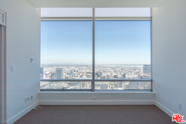 Bedroom also has stunning views of DTLA, LA Live & Staples