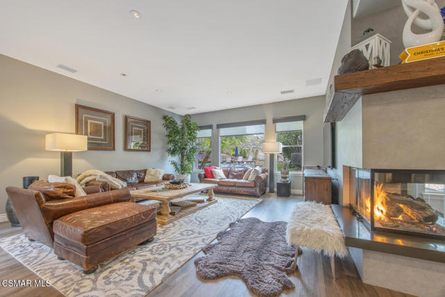 5419 Via Olas, Newbury Park CA: https://media.crmls.org/mediaz/ca632f64-2307-4f57-b85c-c30bd7809118.jpg