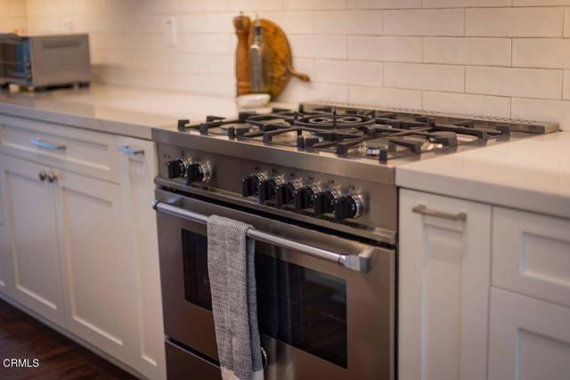 33 Alhambra Avenue, Ventura CA: https://media.crmls.org/mediaz/ca637c20-bf59-4403-b5e6-9ce2ae5da3e0.jpg