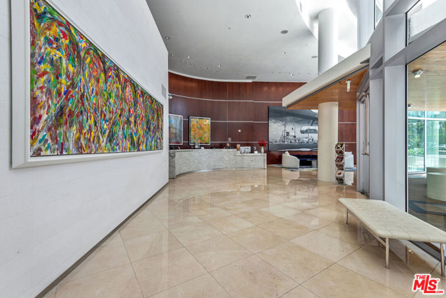 13700 MARINA POINTE Drive, Marina del Rey CA: https://media.crmls.org/mediaz/ca6390f2-d4c3-4b9c-a8e3-d95495d9bc4c.jpg