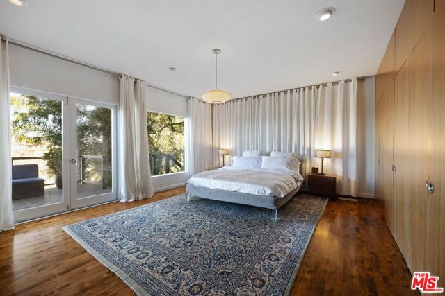 7483 Palo Vista Drive, Los Angeles CA: https://media.crmls.org/mediaz/ca6425bd-d749-4553-9098-91bf369f0d00.jpg