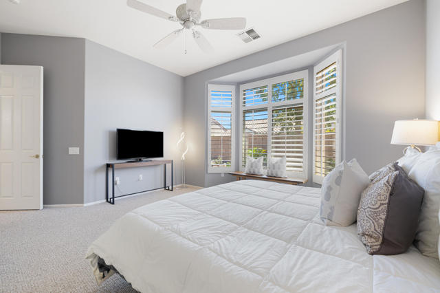 37396 Pineknoll Avenue, Palm Desert CA: https://media.crmls.org/mediaz/ca644b17-fd25-432c-973b-f33e3f07aca7.jpg