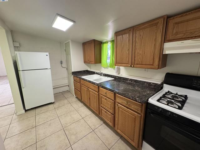 865 Old Canyon Road, Fremont CA: https://media.crmls.org/mediaz/ca6475a9-adcc-4b86-b5b9-9c31a0899923.jpg