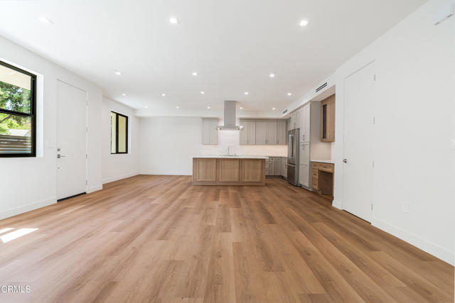 Detail Gallery Image 15 of 68 For 2821 Los Robles Rd, Thousand Oaks,  CA 91362 - 3 Beds | 2/1 Baths