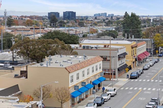 555 Laurel Avenue, San Mateo CA: https://media.crmls.org/mediaz/ca64a31b-3760-4341-a59d-3f654d58b9fe.jpg