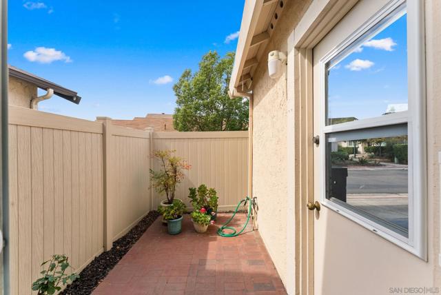 10357 Bart Way, Santee CA: https://media.crmls.org/mediaz/ca65cbd3-9ba8-4c20-a06d-005dba2889fc.jpg