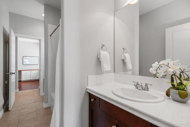 Detail Gallery Image 29 of 52 For 6211 Dartington Way, Carlsbad,  CA 92009 - 4 Beds | 3/1 Baths