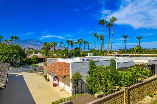 66 Dartmouth Drive, Rancho Mirage CA: https://media.crmls.org/mediaz/ca66926b-803f-430e-95f1-5827f9452af1.jpg