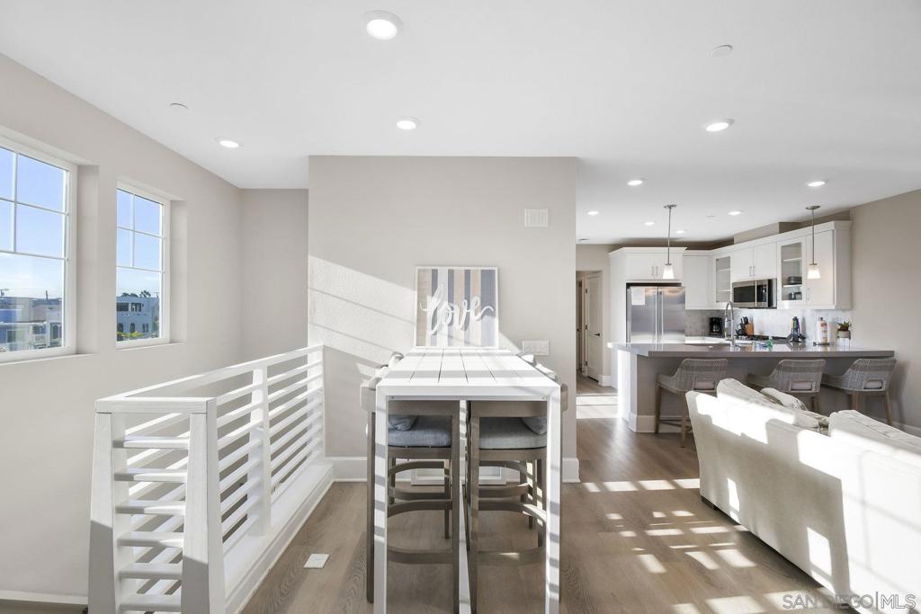 802 Santa Barbara Pl