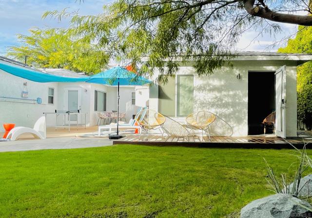 133 W San Carlos Road, Palm Springs CA: https://media.crmls.org/mediaz/ca674357-32eb-49fd-a576-63ee91587762.jpg