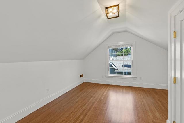 838 Walnut Avenue, Burlingame CA: https://media.crmls.org/mediaz/ca69db80-0e8f-4302-965e-6c1b0527c29a.jpg