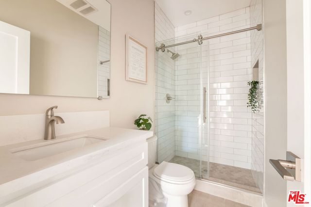 1016 S Bundy Drive, Los Angeles CA: https://media.crmls.org/mediaz/ca6a1b71-1142-4fc4-b3d0-9a1ed359be7e.jpg
