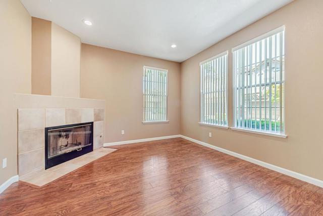 2829 Rubino Circle, San Jose CA: https://media.crmls.org/mediaz/ca6a4181-53f6-4677-be66-07ad431ce49b.jpg
