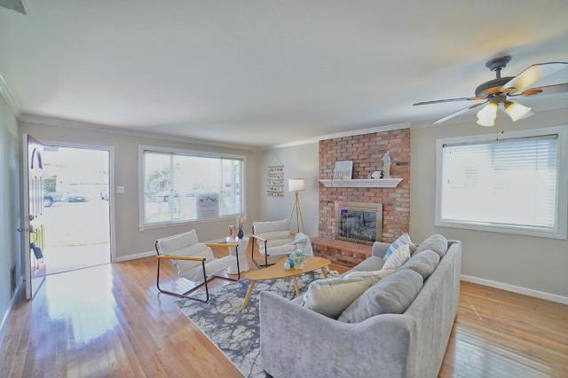 335 Grove Street, Half Moon Bay CA: https://media.crmls.org/mediaz/ca6aa068-4450-4fcf-923f-98d9a13f95df.jpg