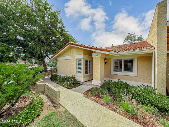 2829 Shoreview Circle, Westlake Village CA: https://media.crmls.org/mediaz/ca6b8b19-0a29-4db1-b53c-f9f8d3a61b4b.jpg