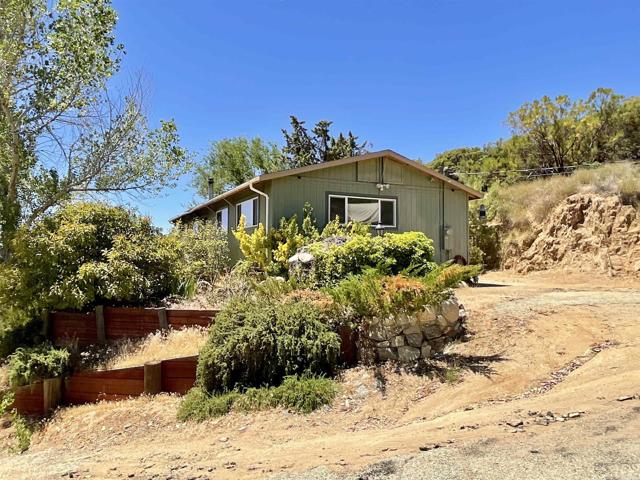 38281 Western Hills Drive, Anza CA: https://media.crmls.org/mediaz/ca6bafff-6b3f-455d-a5ca-2fb36d9c5c76.jpg