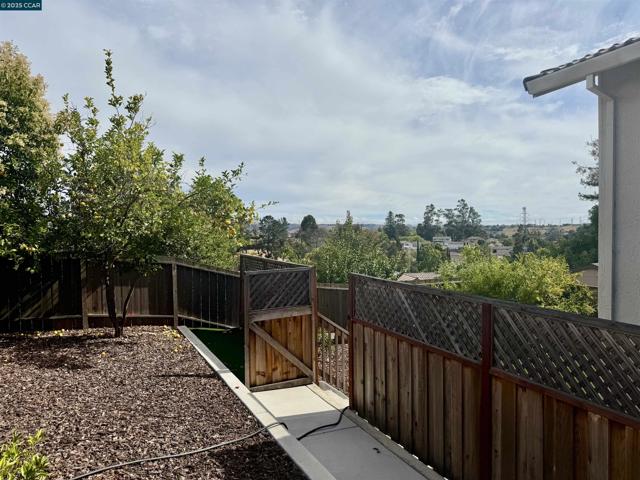 148 Lancaster Way, Vallejo CA: https://media.crmls.org/mediaz/ca6bd582-596f-49f0-b5f3-62ddceda589f.jpg