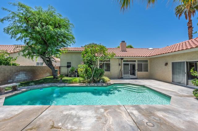 69350 Las Gardenias, Cathedral City CA: https://media.crmls.org/mediaz/ca6c0d39-a1d7-44ed-8225-0b630637f666.jpg