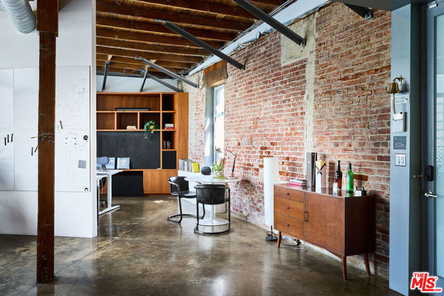 122 Mildred Avenue, Venice CA: https://media.crmls.org/mediaz/ca6ddffb-b43c-4fba-964f-605f7f3d6d90.jpg