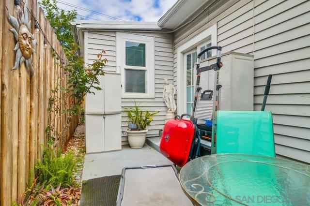 1834 Polk, San Diego CA: https://media.crmls.org/mediaz/ca6e6198-63fc-4381-a1f4-88ea5a3f9e0e.jpg