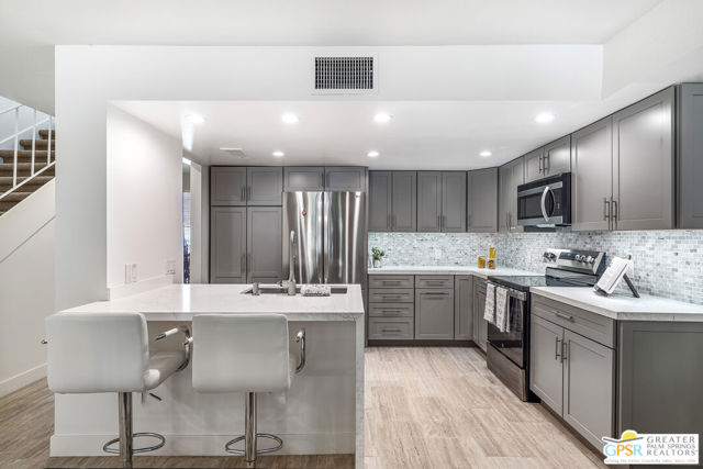 2029 S Ramitas Way, Palm Springs CA: https://media.crmls.org/mediaz/ca6ef61b-c95d-4aeb-853c-3002726a5b8d.jpg
