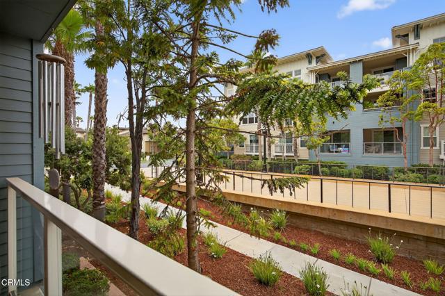 1423 Windshore Way, Oxnard CA: https://media.crmls.org/mediaz/ca702875-4c86-4e56-9381-bbebf2e01ecf.jpg