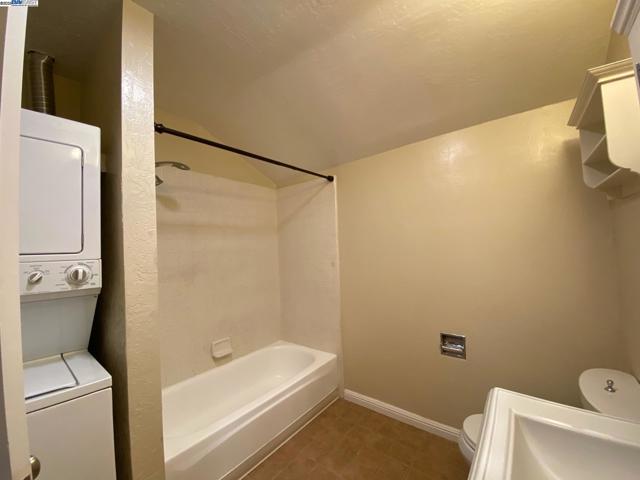 712 S 2Nd St, San Jose CA: https://media.crmls.org/mediaz/ca708aa3-3945-4a7a-98e6-92d8ec4f5d5a.jpg