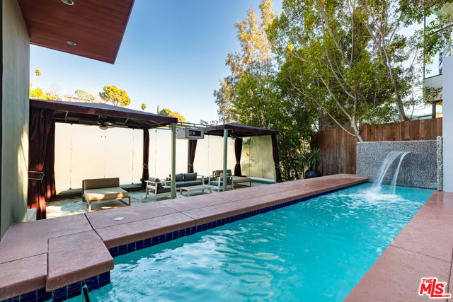 2738 Rinconia Drive, Los Angeles CA: https://media.crmls.org/mediaz/ca717f99-2b3d-464e-a19c-a708d53f774c.jpg