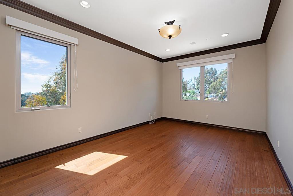 MLS #250034511SD image #35